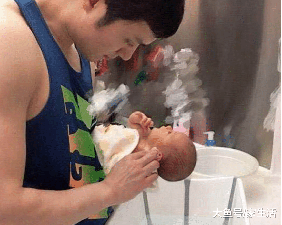 张梓琳晒出自己的房子，把飘窗改造成女儿的小床，这做法真是聪明