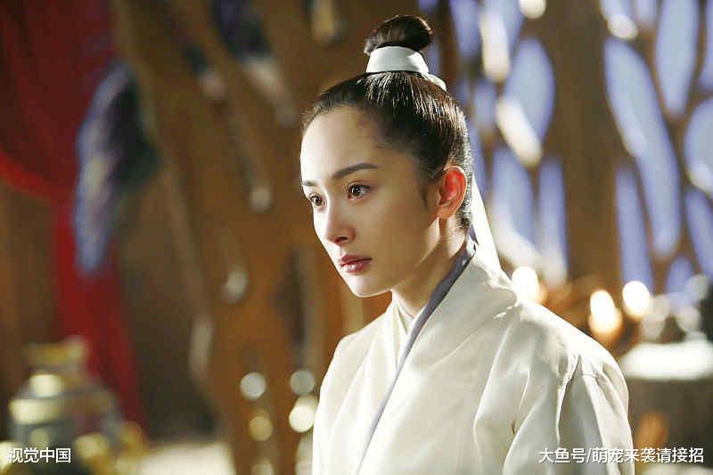 玛丽苏剧女主盘点, 杨幂赵丽颖倍受网友宠爱, 她竟同时被9人爱上!