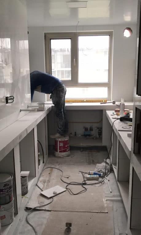 老公非要用“红砖”砌橱柜，被骂土得掉渣，完工后却都夸他机智