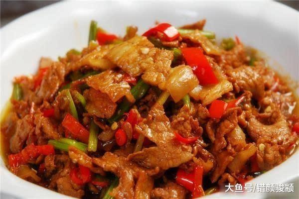 炒豬肉時，先放醬油還是先放鹽？我一直弄錯，難怪肉很柴
