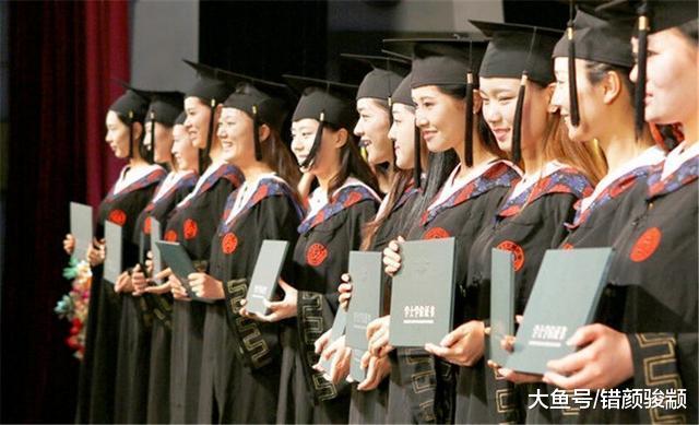 中国“阴气”最重的三所大学, 基本看不到男生, 不愁找不到女朋友