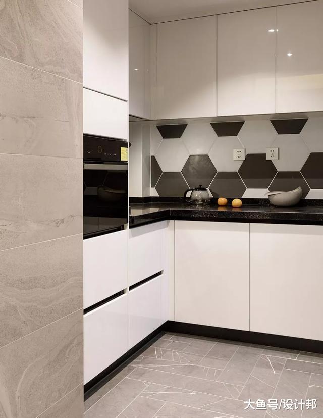 86平的简约两居室，也可以成为小区的样板房