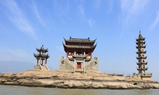 中国有座古城千年不毁, 一年出现一次, 据说与外星有关!