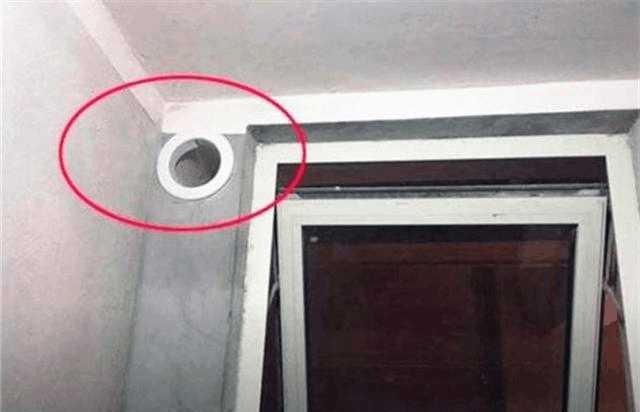 越来越多人在卫生间开个小孔, 太聪明了, 连老师傅都赞!