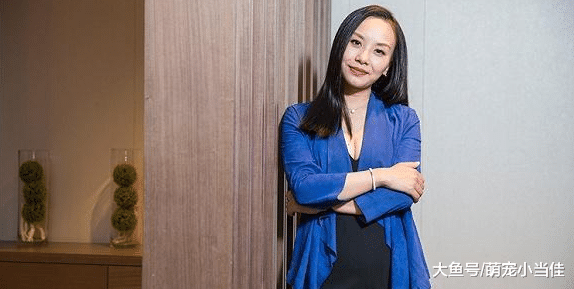 父女拥千亿怕被绑架, 父亲只穿百元皮鞋, 女儿不用真名还移民外国