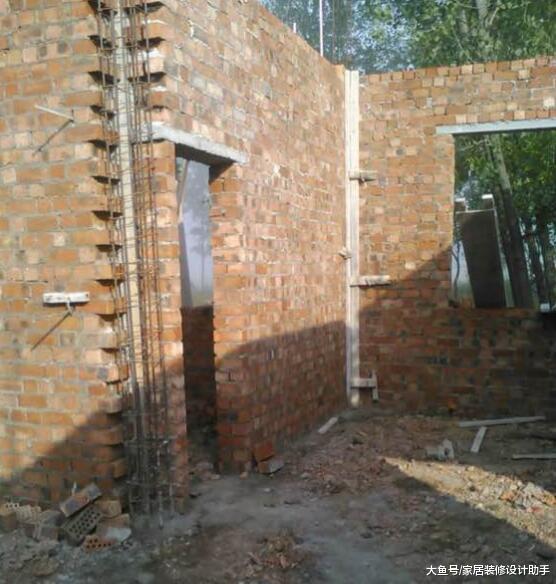 25万建三层加简装, 被邻居们嘲讽丑到没朋友, 气得我直咬牙没出撒气