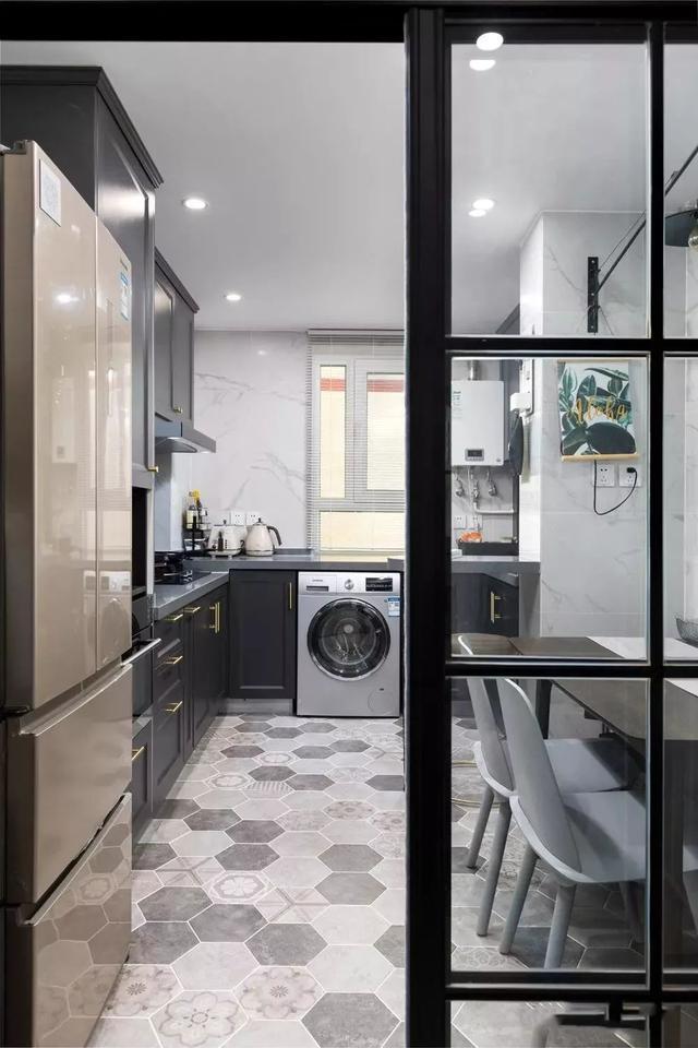 80㎡的老房子, 四处墙体改造, 这个家好看又好住!