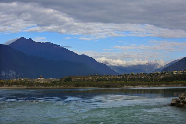 关于藏族人一辈子只洗三次澡的传言，居然是真的