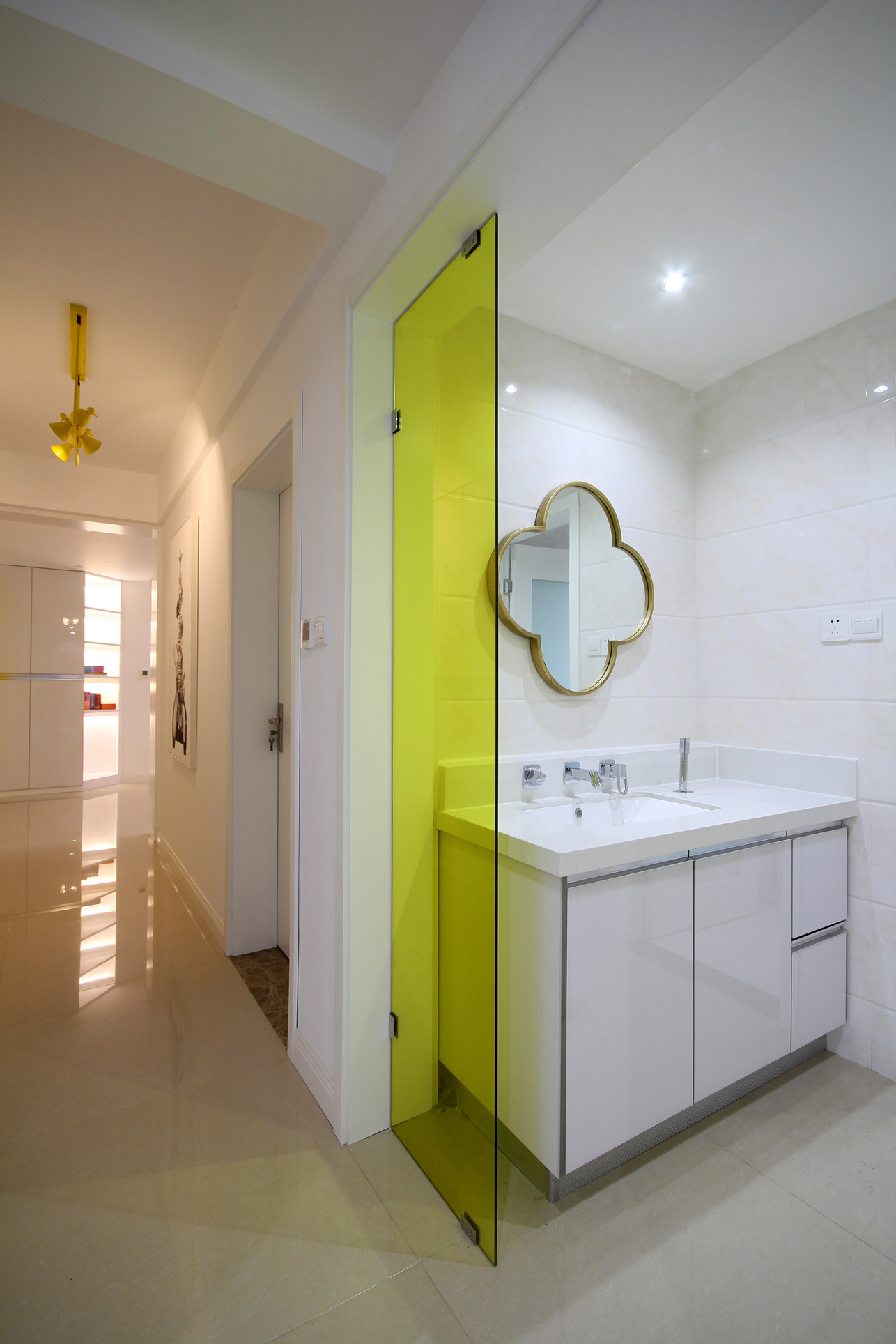 新房现代简约风装修，家具已买好，就等入住了，柠檬黄的点缀漂亮