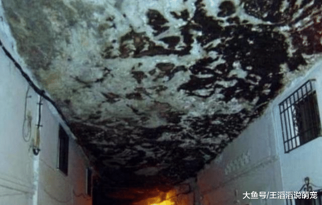 被压在石头下的村庄：当地人生活600年，不怕坍塌只怕这件事