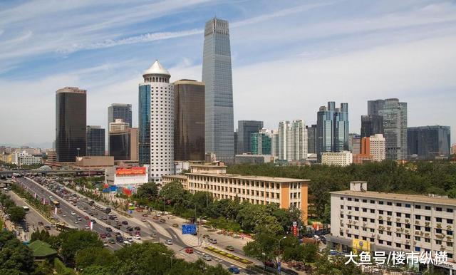 5年过后，一个全款买房，一个贷款买房，生活会有何差别？