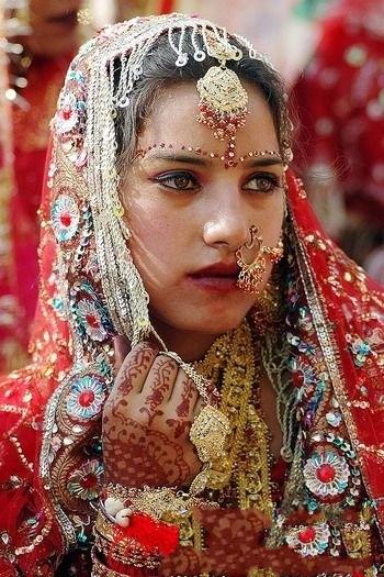 这里花33元就能租到一位老婆，女人可租还可换