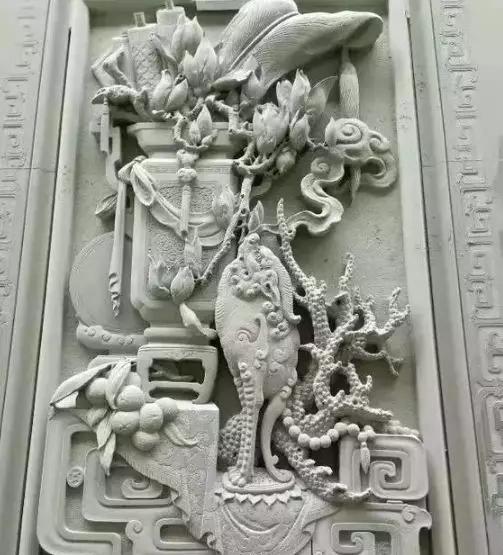 在石頭上作畫，高齡老藝人直言收徒困難，送蘋果手機都沒人報名！