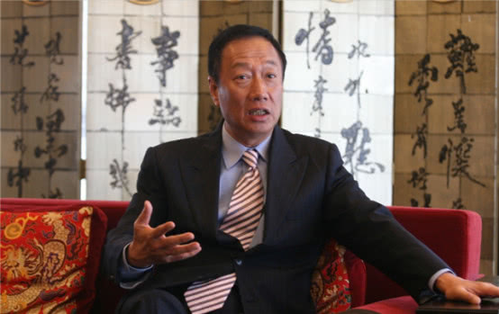 特朗普祸不单行！44家中企宣布撤离美国，富士康也气愤做出表态