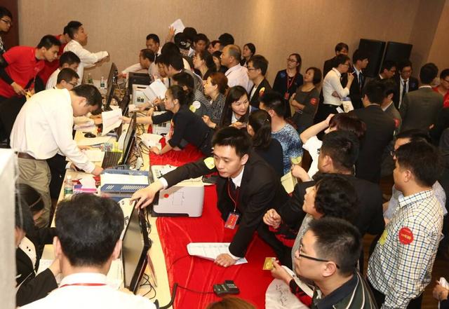 高收入者房太多，低收入者买不起，高价房谁来买单？