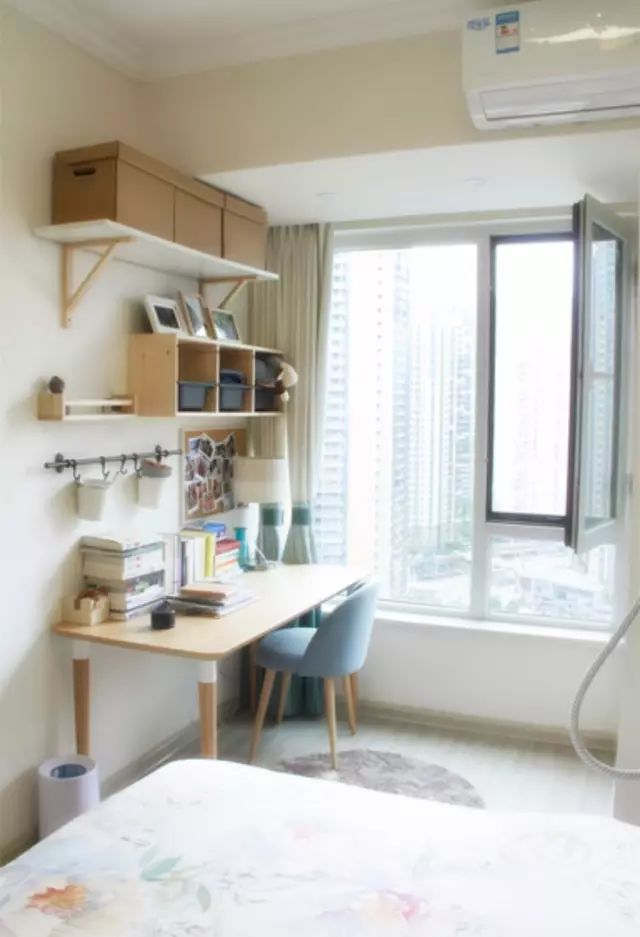 别纠结装次卧还是书房了，合在一起不是很好嘛！