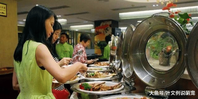 老板用三招让你“假饱”，不服不行！