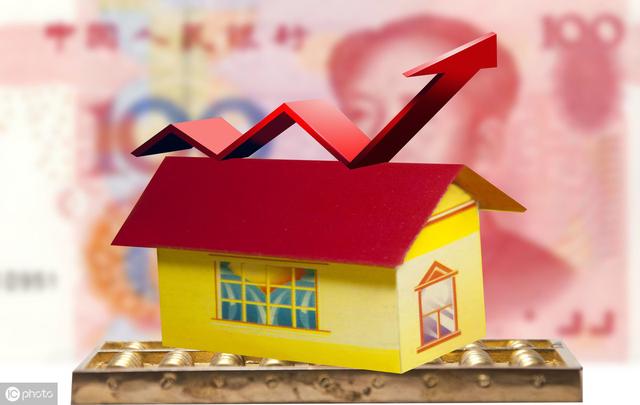 现在有50万元，分别“买房”和“存银行”，5年后哪个“增值”多