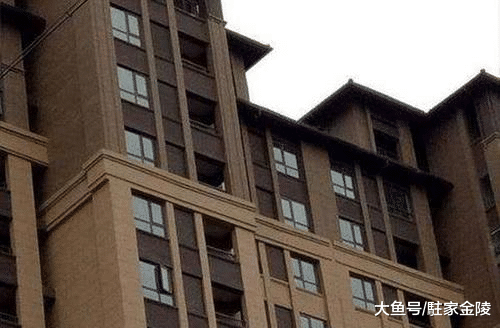 高高兴兴去收房，发现买到腰线房，落地窗变成了半堵墙？