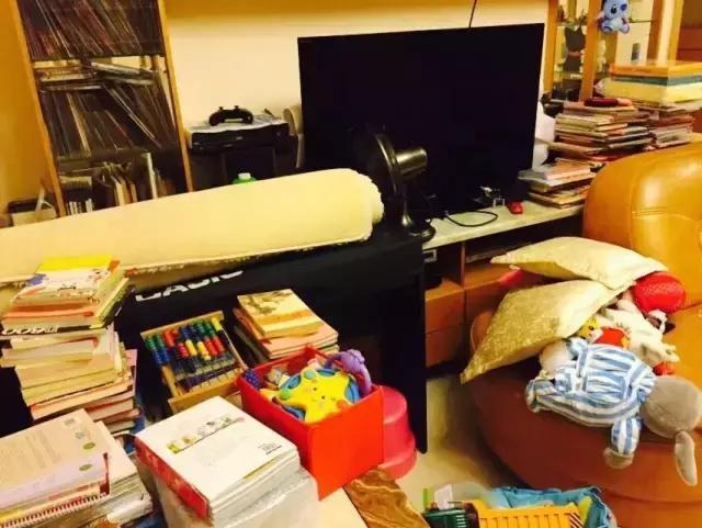 客厅变书房, 治好全家爱看电视的毛病【漫画】