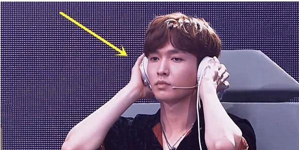 张艺兴当导师自备耳机, 当看到他耳机那刻, 所有选手炸锅了!