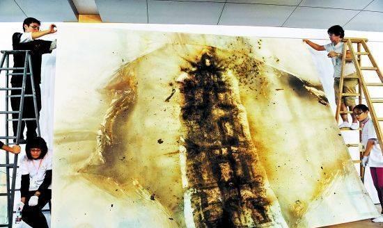 设计国庆焰火的蔡国强，还曾搭出500米长的焰火“天梯”