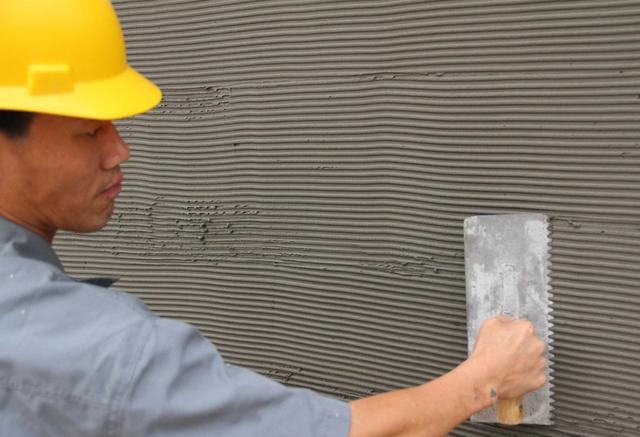 新房入住不到一年瓷砖啪啪往下掉？老师傅：没做好这4点惹的祸