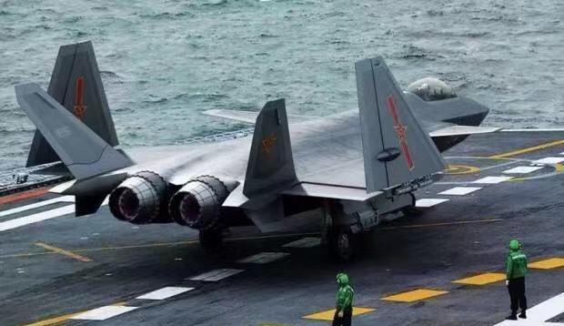 阻拦索能要人命？美预警机崩断阻拦索，8名小绿人落下终生残疾