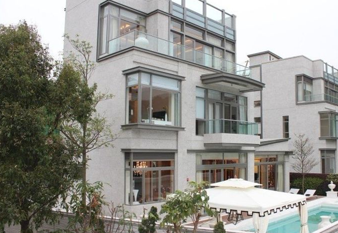 香港“千万豪宅”不到50平米! 网友: 心疼香港人