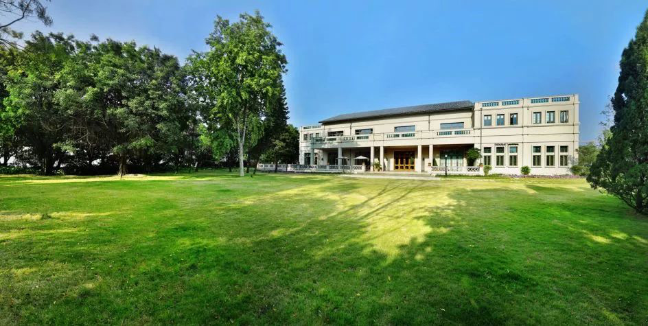 躺在浴缸里看江！一盏灯10多万，揭秘岛尖2000万豪宅