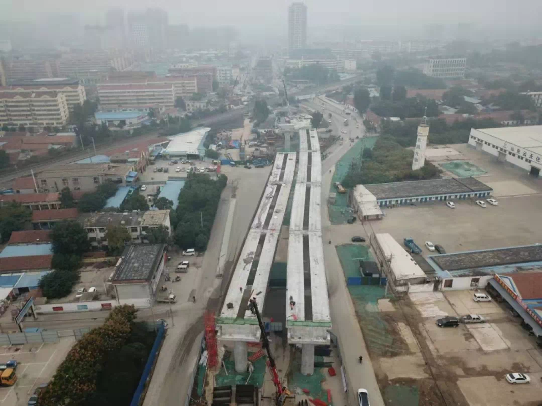 济宁王母阁路跨线桥雏形已现！预计年底具备转体条件