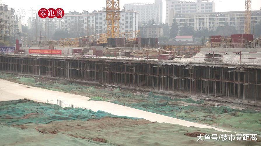 拿地半年，城南新盤35000元/㎡火速上市！開發商最新生存守則：賺快錢！