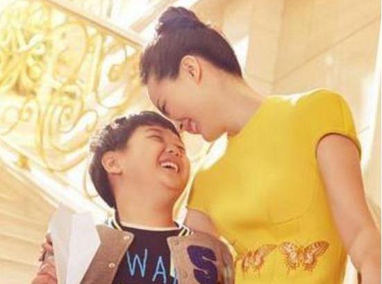 还珠格格王艳在北京的豪宅：院子有巨型喷水池，阳台还能看到故宫