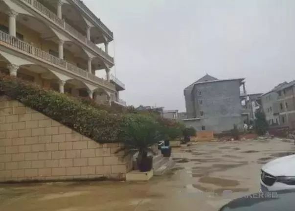 江西一官员被举报：所长职位世袭 还自建＂别墅宫殿＂