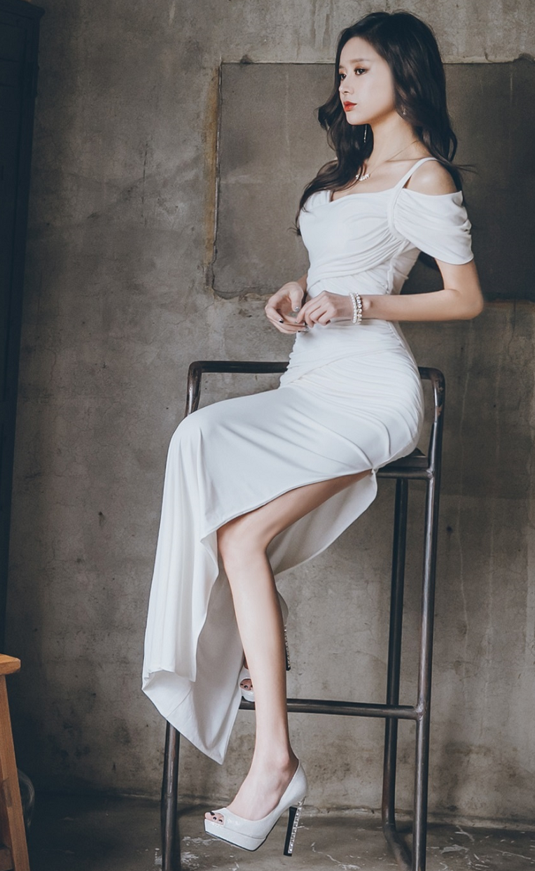 美女这身材比例，怕是九头身吧