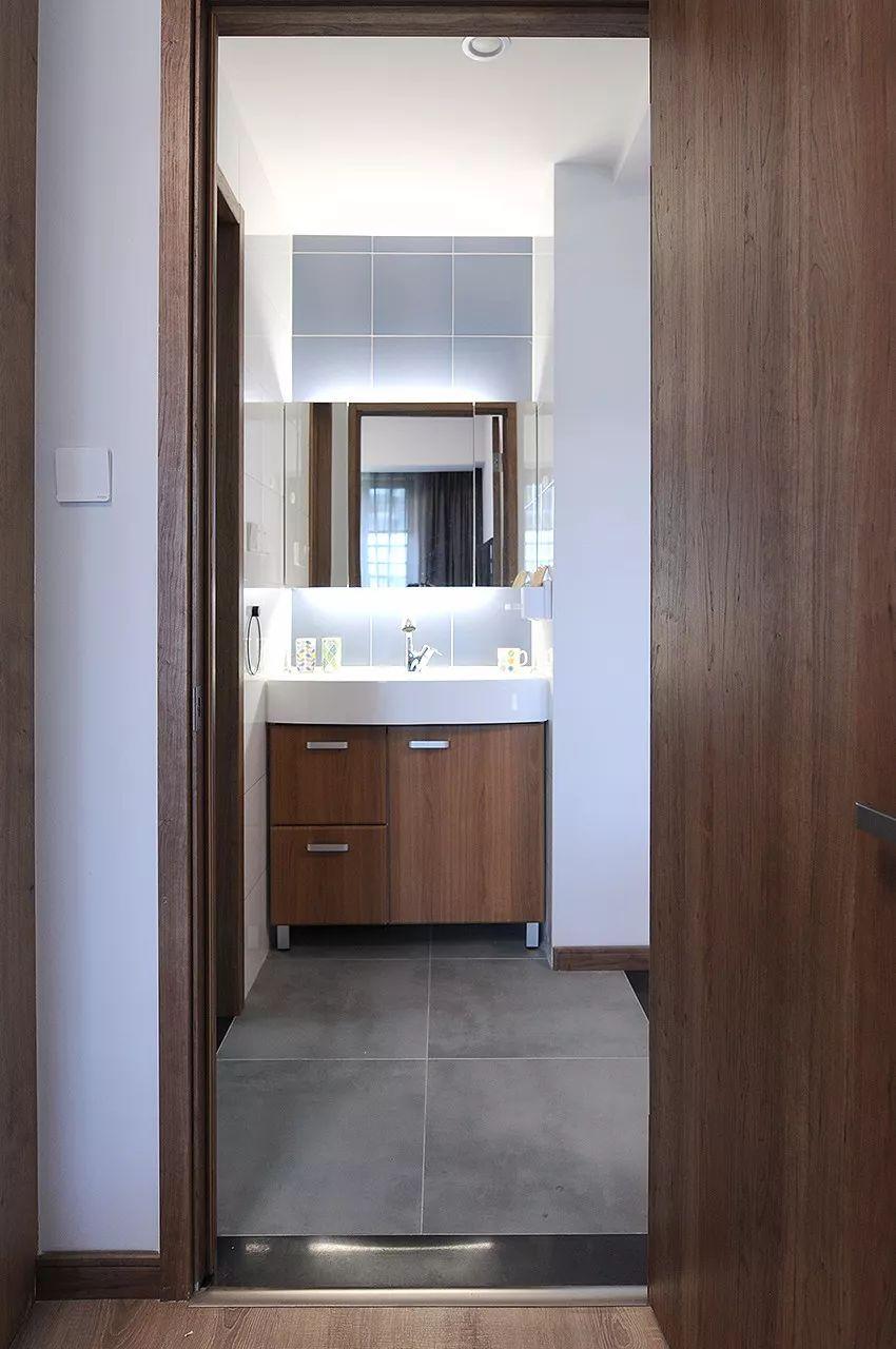 这个小三居装修得很温馨，头次见玄关柜与餐边柜这样设计！