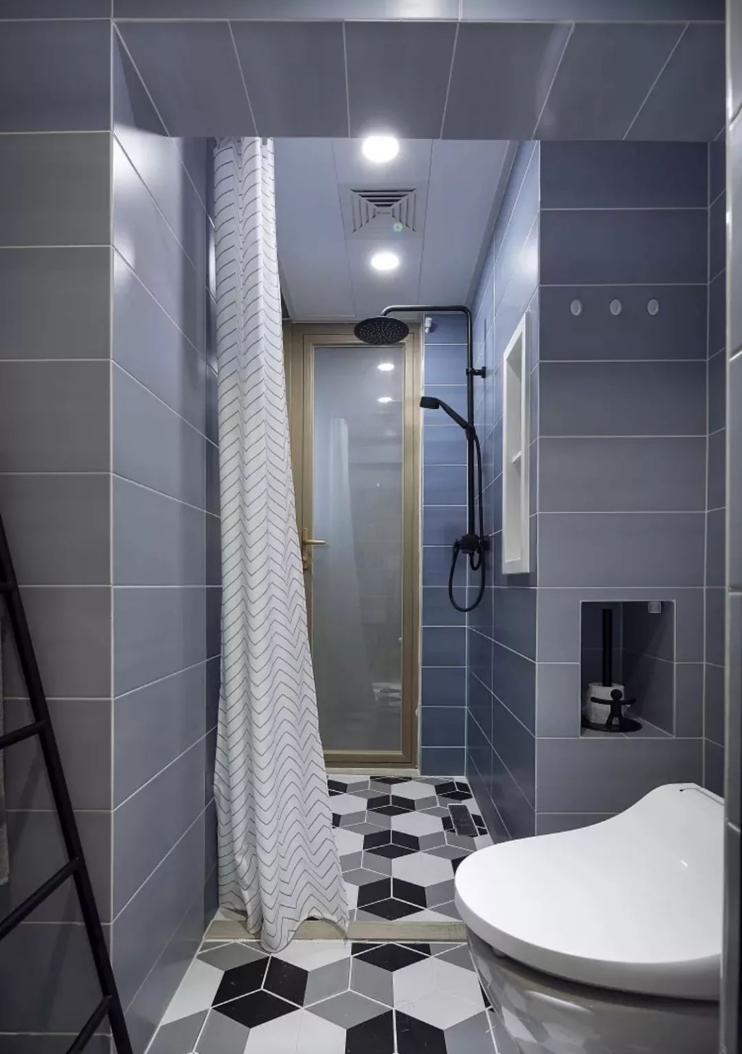 玻璃or浴帘，淋浴房用什么隔断好？