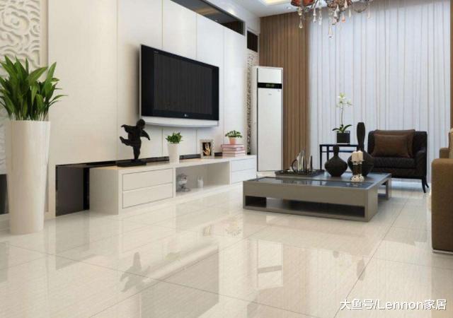 家里装修别再贴瓷砖了，现在都流行装这种代替，美观又实用