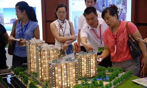 三四线楼市的“膨胀”，让恒大、碧桂园成房地产的“航空母舰”