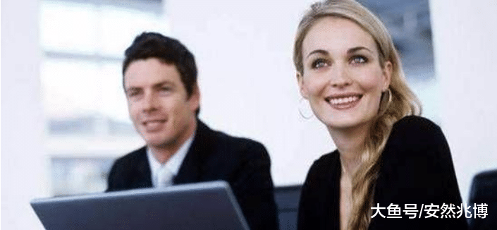 女面试官：下班后，我问你是否忙，你怎么回答？他机智回复被录用！