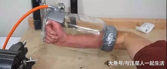 人类每天顶着10吨大气压，为什么还没有被压扁？原来已经扁了...