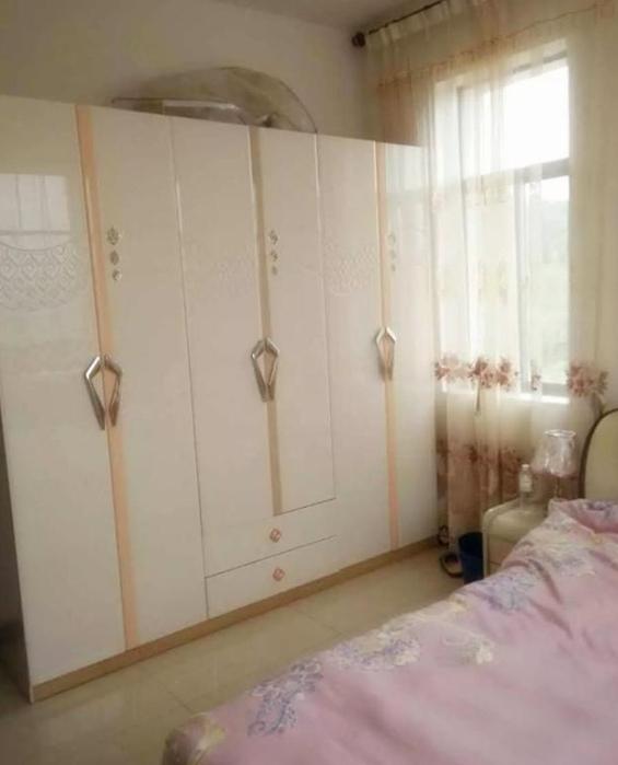 妹夫回农村盖了栋小洋楼，花费了50多万，不过孤零零一栋瘆得慌!