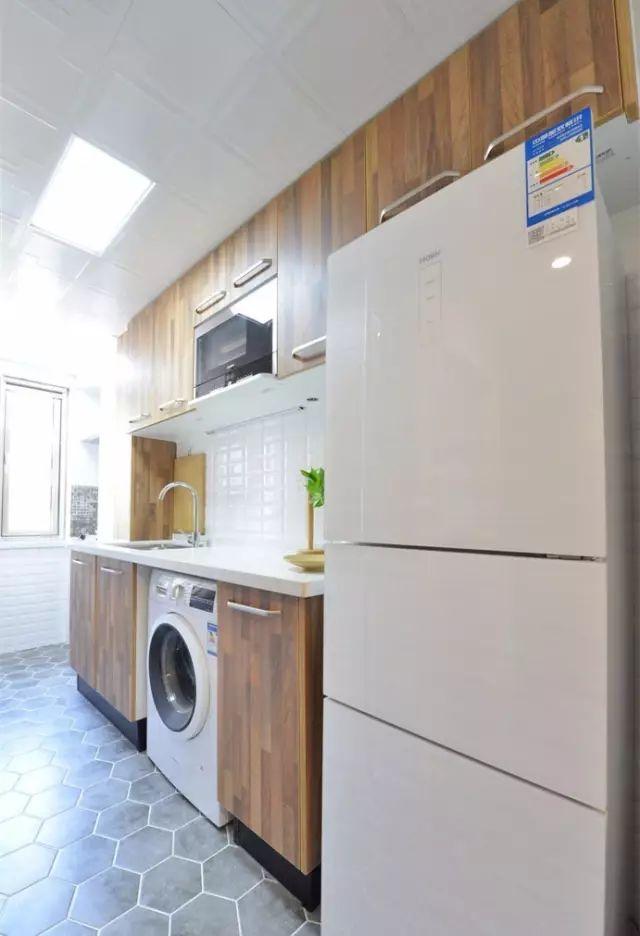 纠结了好久洗衣机放哪，现在终于解决了