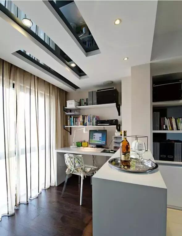 家里有个超小的阳台，不用来晾衣服，让你们羡慕羡慕！