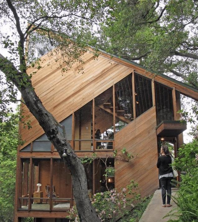 为何有些美国人宁愿房子被卷走，也不用水泥建房？网友：国情不同