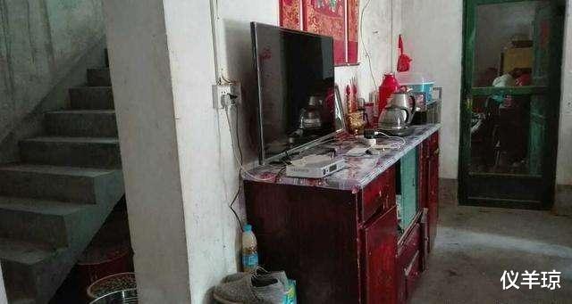 婆家自建四层别墅，开始村里人人羡慕，可现在成了全村的笑话！