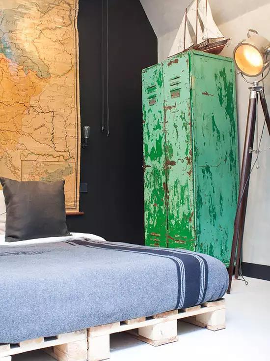 铁艺家饰：铁柜