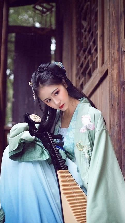 执笔, 低吟, 淡抹, 拈花, 回眸, 只为你