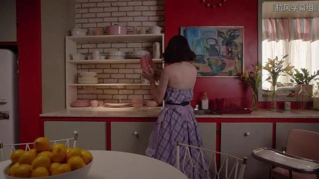 火爆话题的“麦瑟尔夫人”又来了，这样的高级搭配，我不配