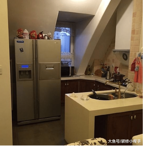 女明星杨雪现实的房子，头一次看到明星家里厨房这么小，装修简陋